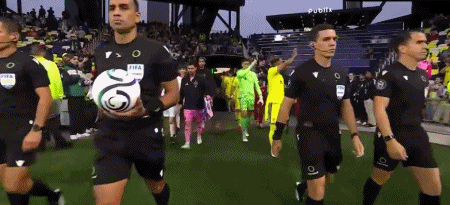 世界杯高清直播-半场：纳什维尔0-0迈阿密，梅西机会略少，法尔孔伤退